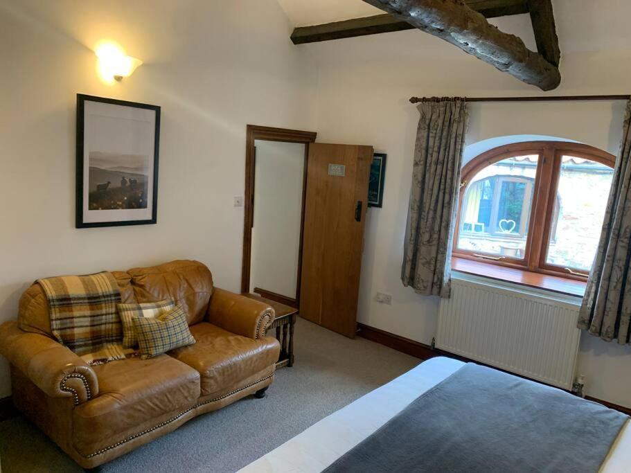 The Dairy - Barn Conversion On Coast To Coast Route Near Catterick Garrison * Easby